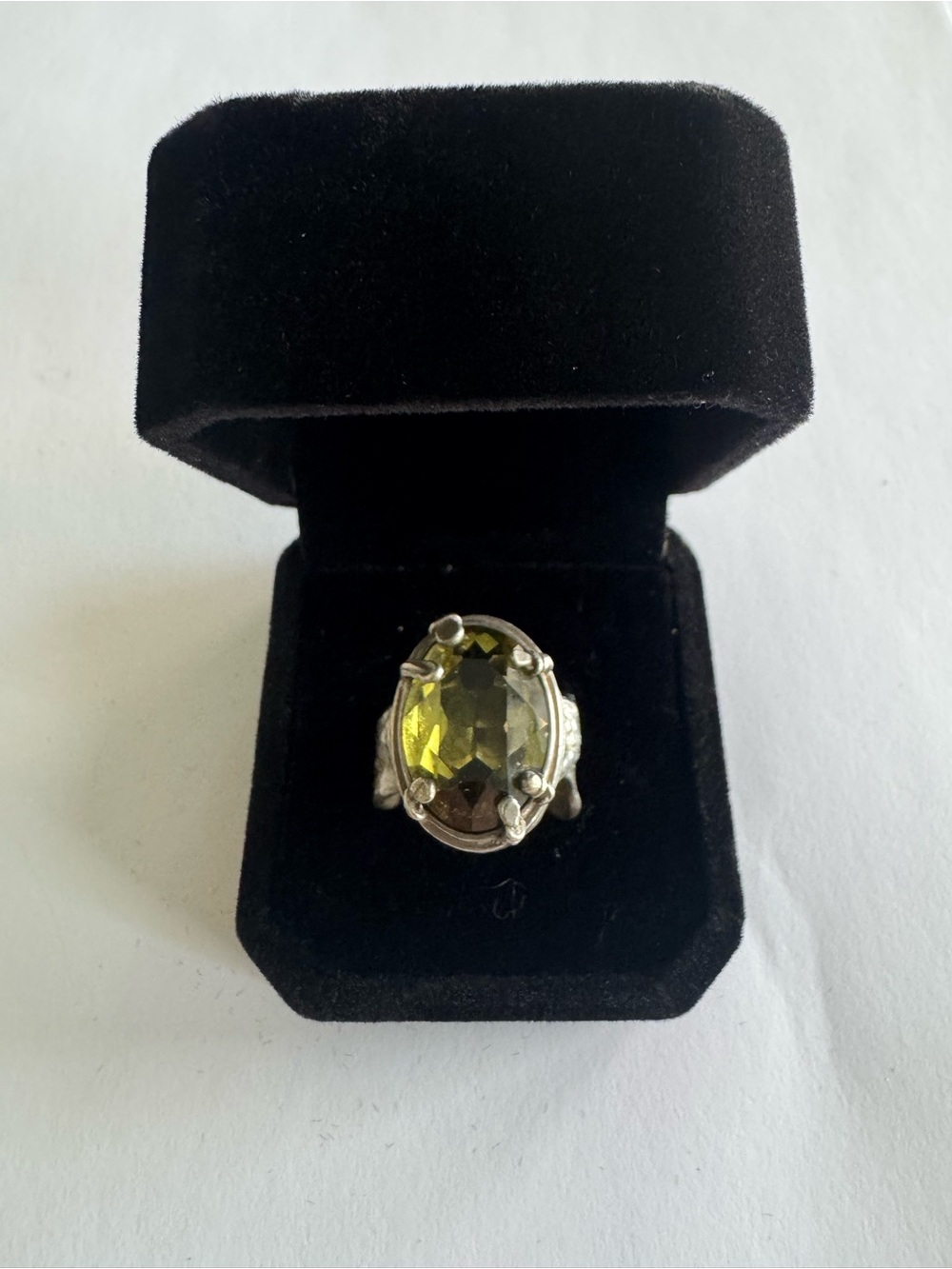 Silpada Olive-Green Oval Gemstone set in Silver Ring